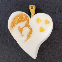 Pingente de Leite Materno em Formato de Coração – Relação Mãe-Filho