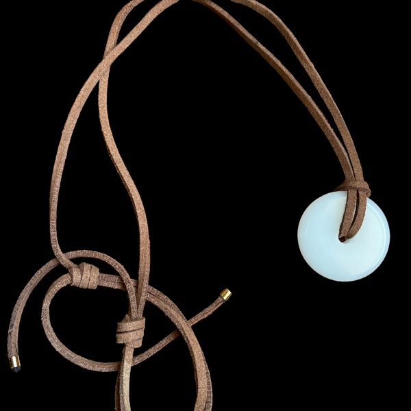 Disco de resina epóxi com leite materno