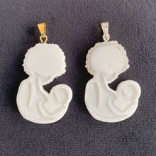 Pingente De Leite Materno Representando O Vínculo Entre Mãe-Filho